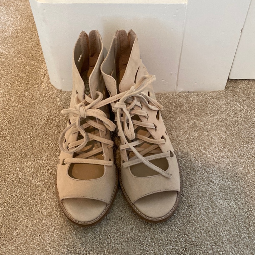 Vince Camuto size 7 tressa booties